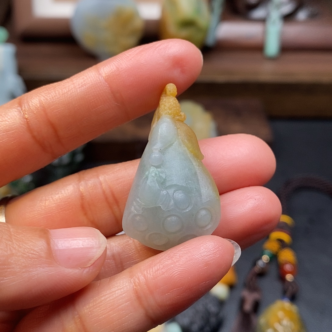 E***s定制翡翠未镶嵌毛货抛光