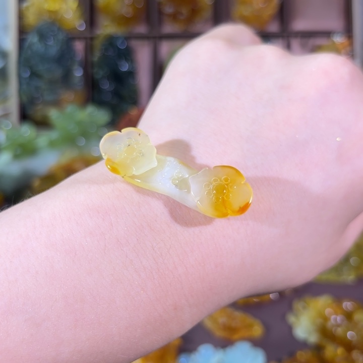 未镶嵌蛇纹石玉颈饰