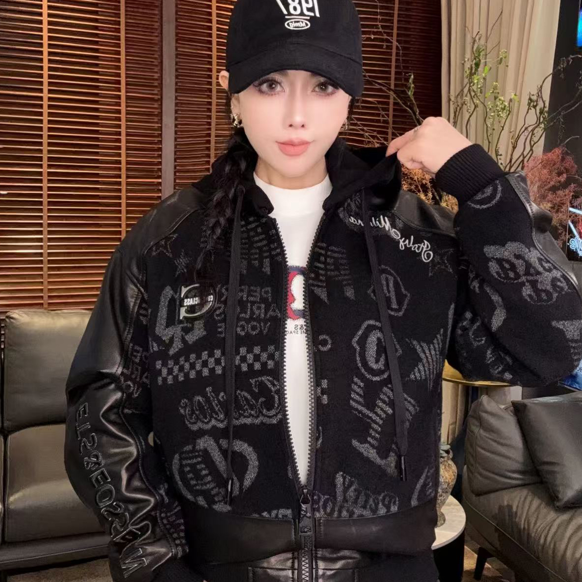 【JDKJ】重工字母刺绣男士连帽保暖羊毛白鸭绒拼接山羊皮羽绒服Y80