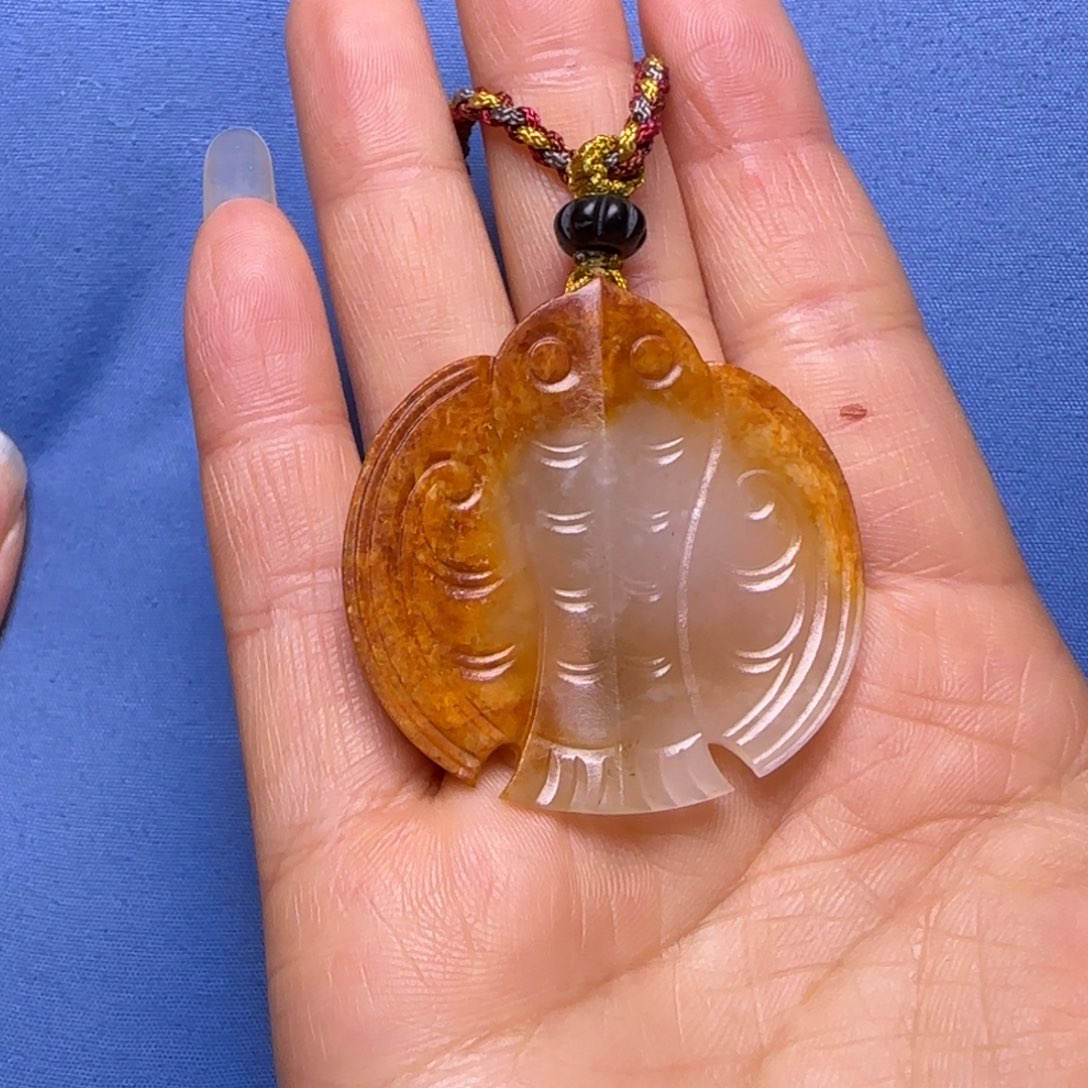 老***谭和田玉未镶嵌颈饰