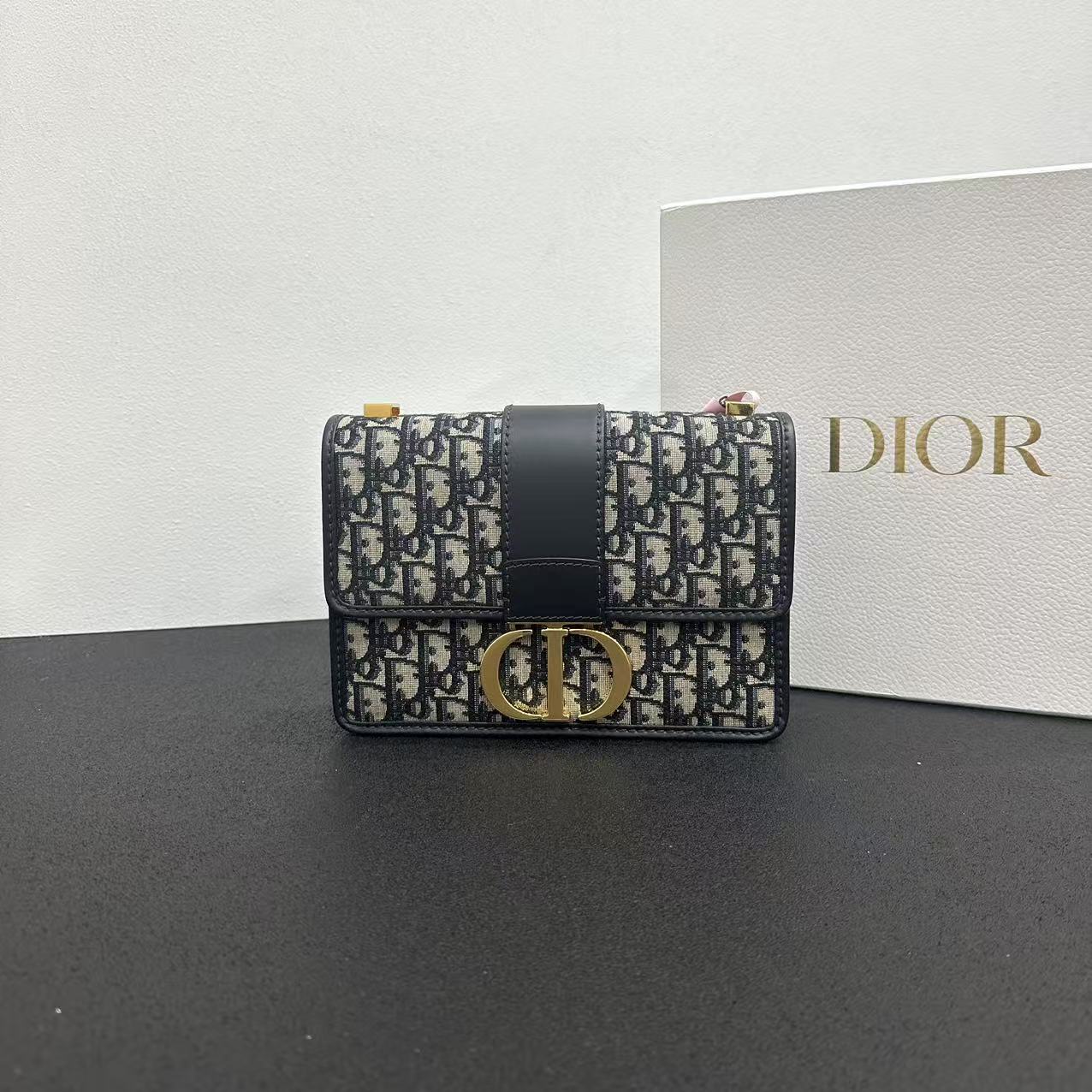 未使用 DIOR/迪奥 壹所奢品/DIOR蒙田30 中号链条款斜挎包 闲置海