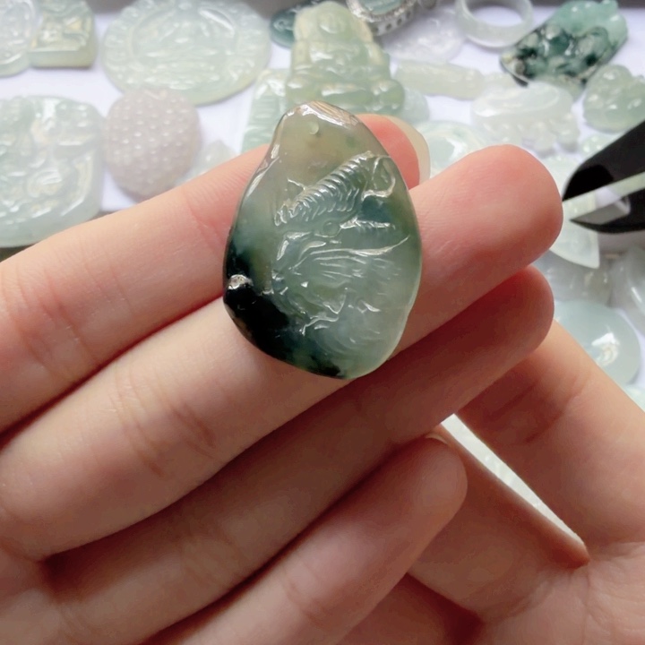 翡翠未镶嵌颈饰翡翠