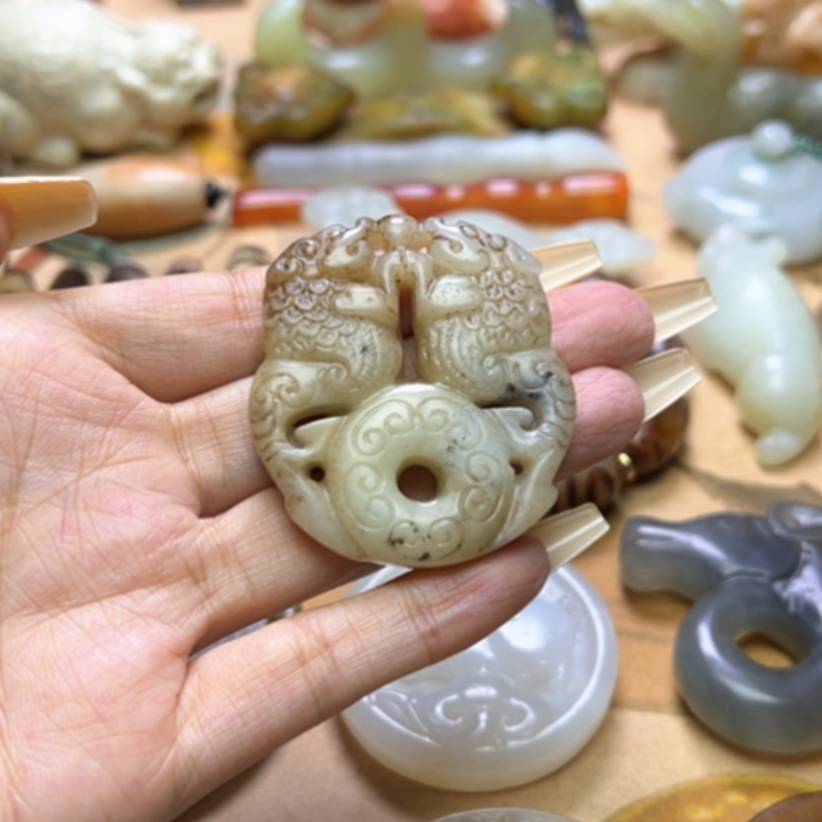 【闪购商品】蛇纹石玉颈饰未镶嵌