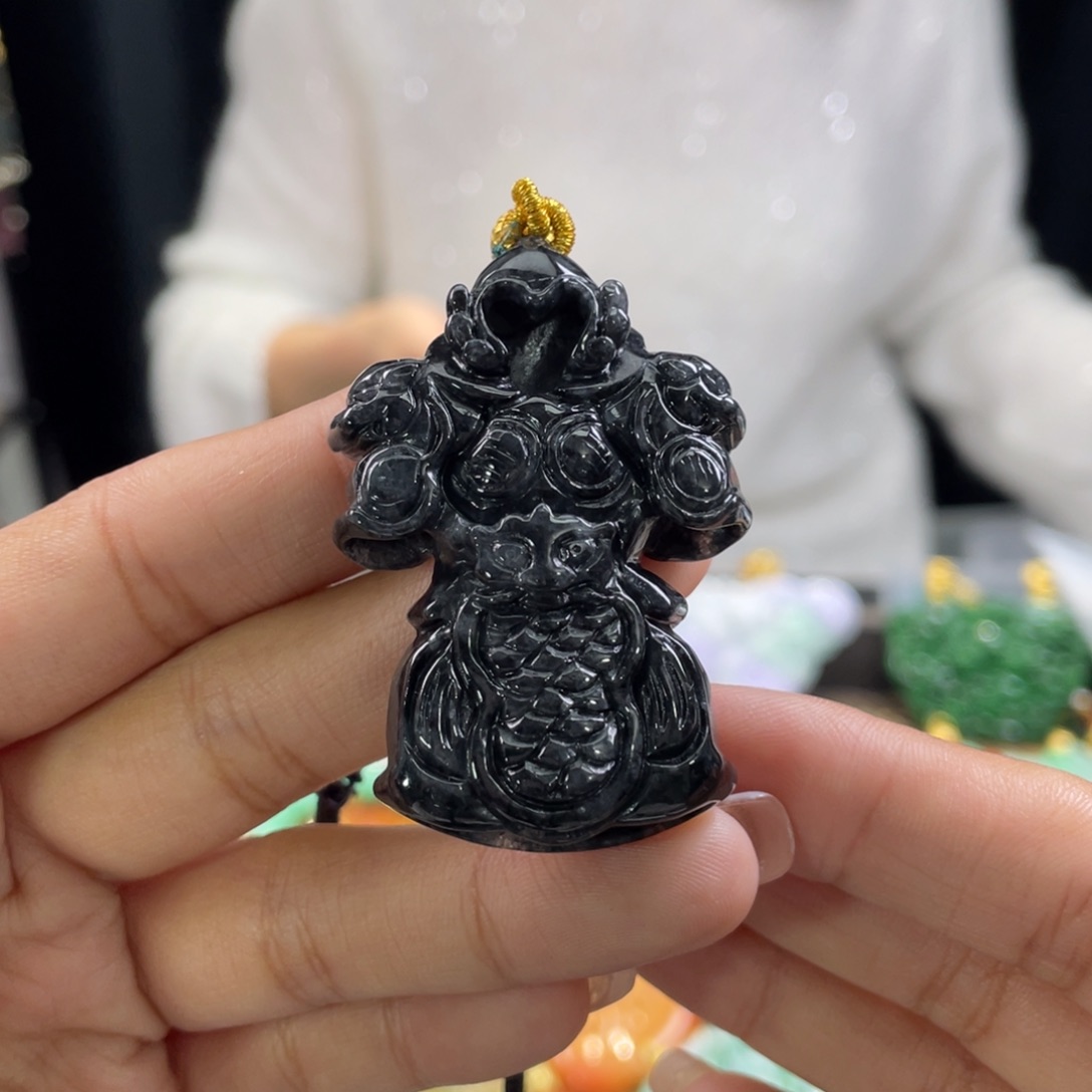 翡翠颈饰未镶嵌代编织