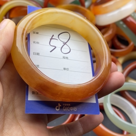 石英质玉未镶嵌手镯