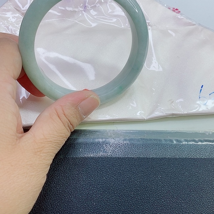 未镶嵌手镯翡翠手镯