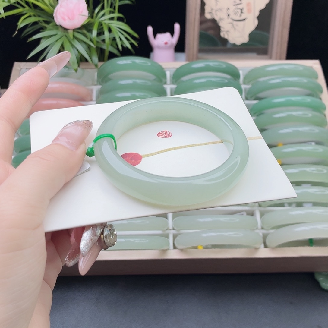 石英质玉未镶嵌手镯56