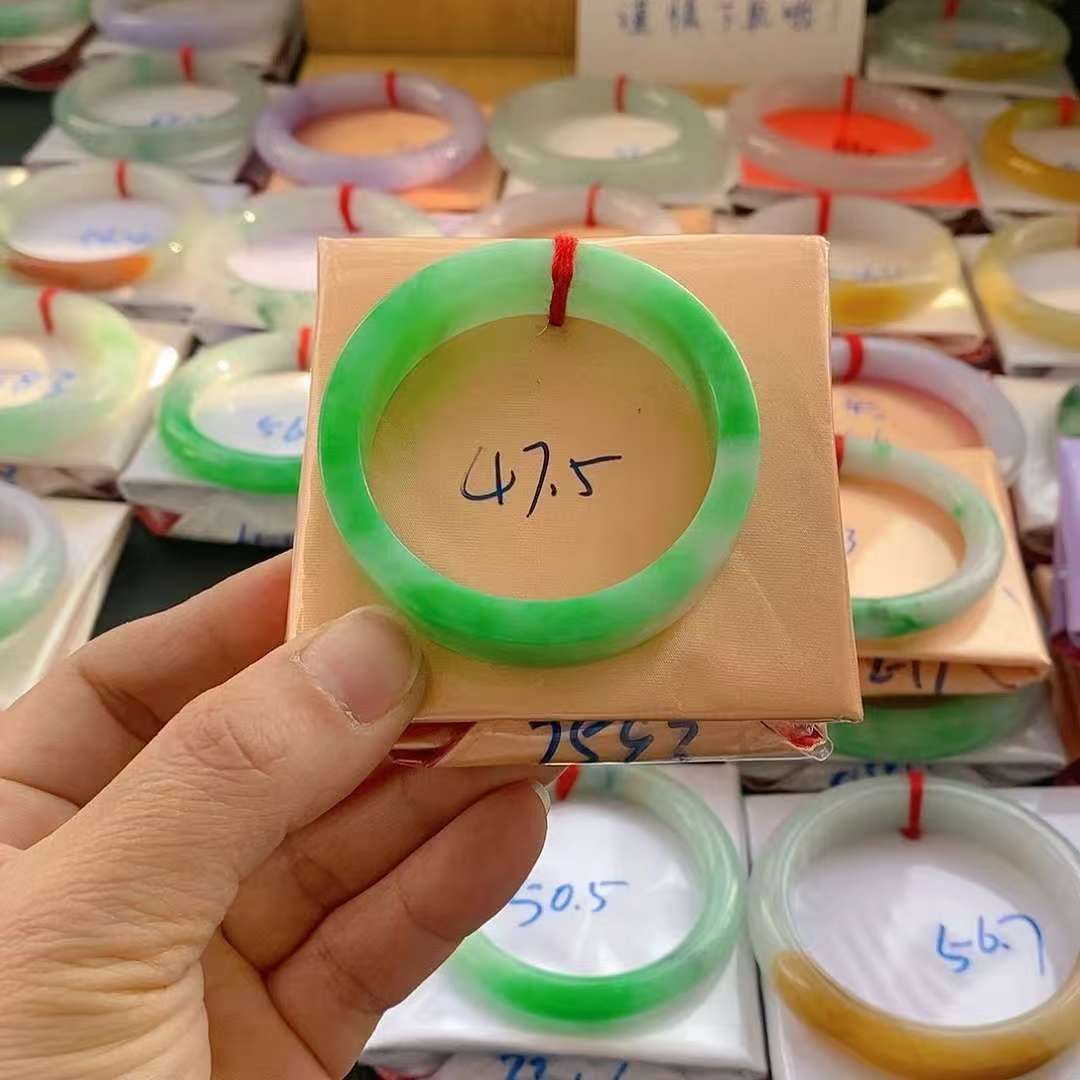 天然翡翠手镯  方镯