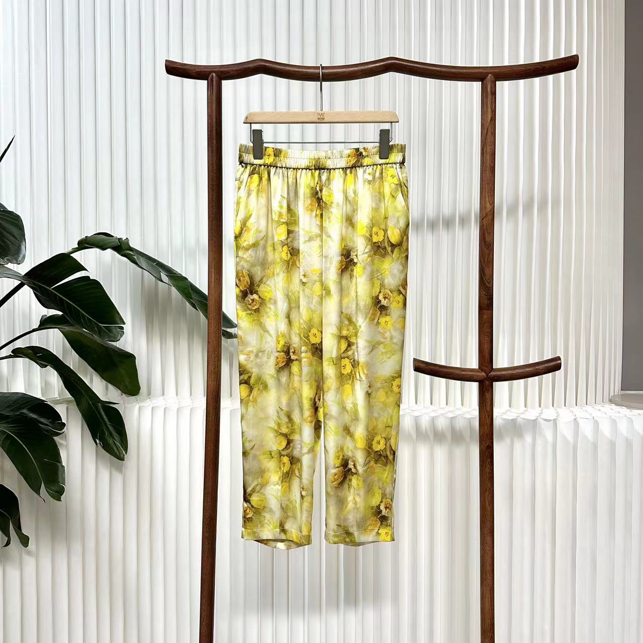 胖姐的时尚大码桑蚕丝真丝弹力缎印花大码松紧腰小脚裤7103二店