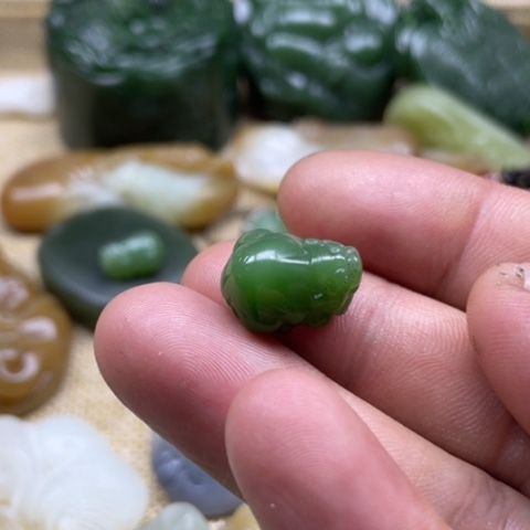 和田玉颈饰未镶嵌鱼*乐