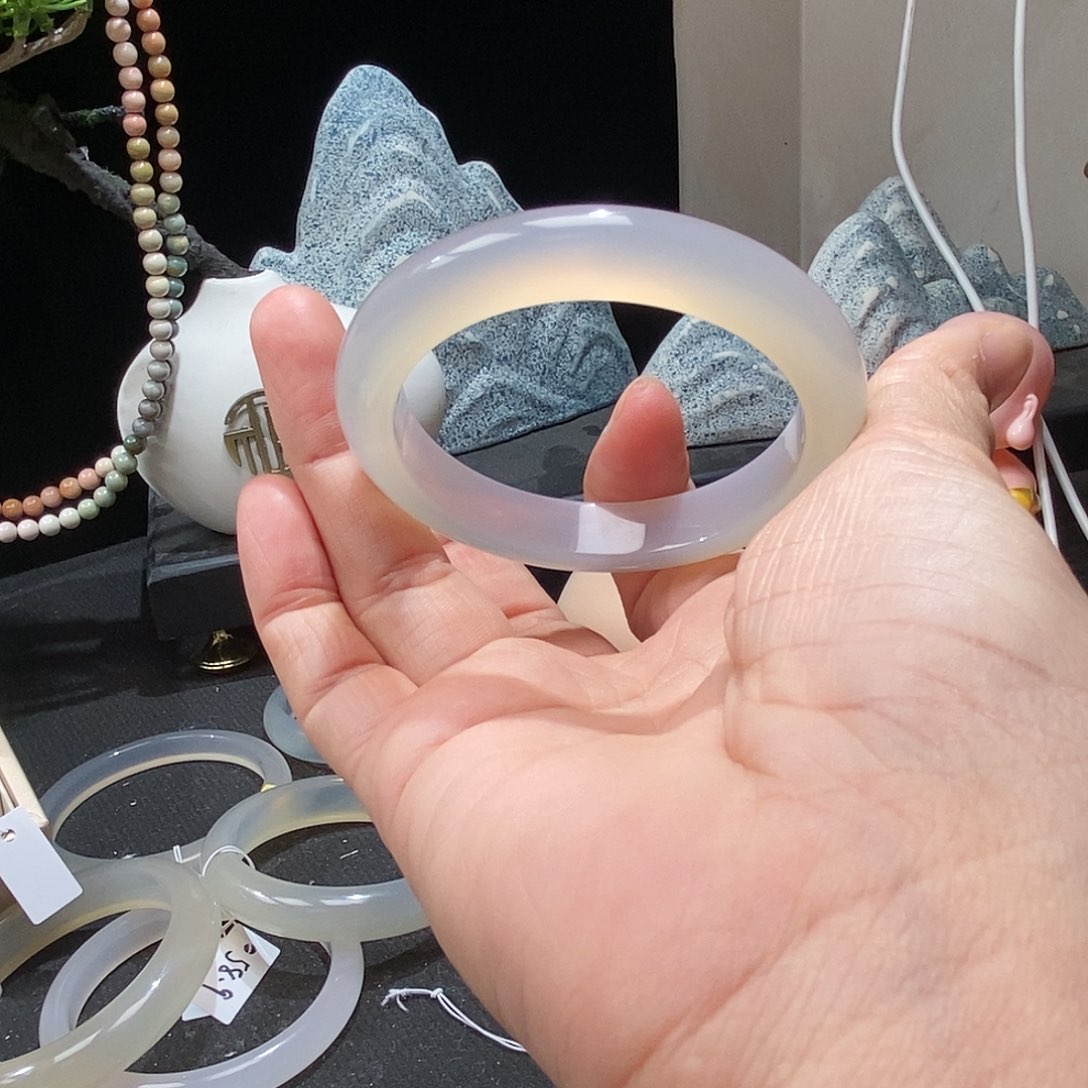 玛瑙/玉髓手镯未镶嵌51