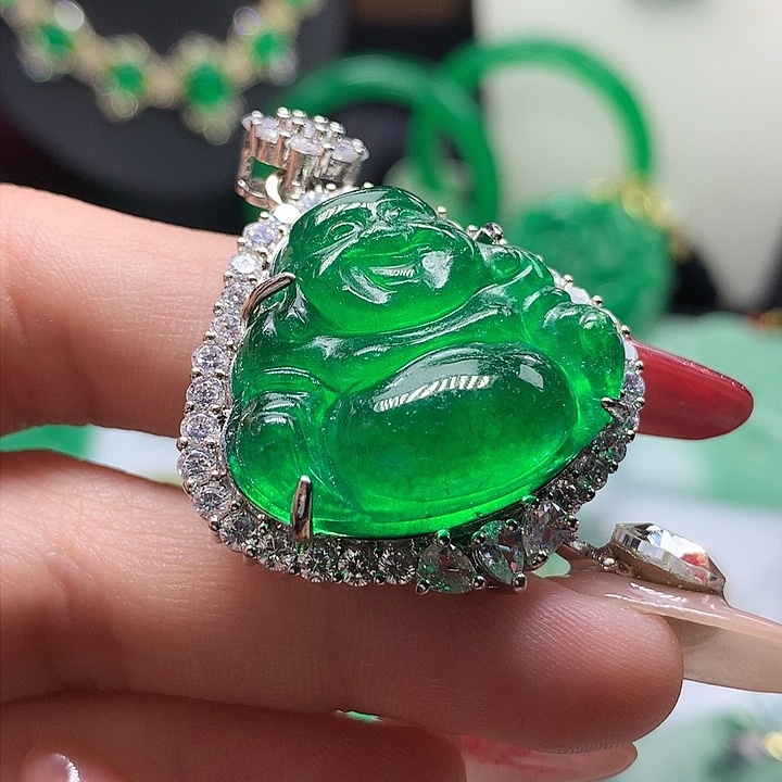 翡翠吊坠(赠链)未镶嵌