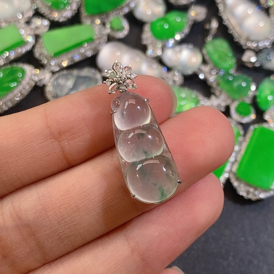 翡翠颈饰18K金镶嵌天然缅甸A货翡翠