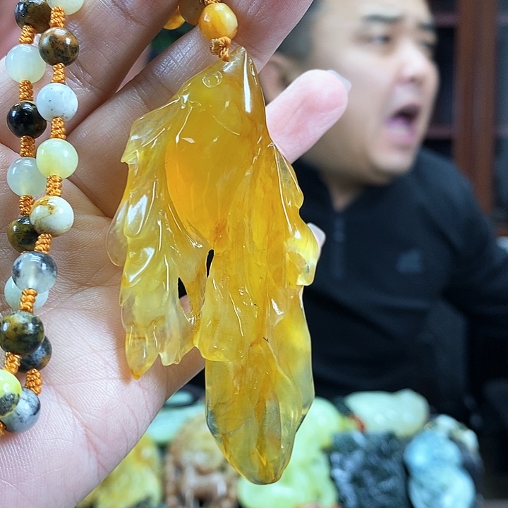 蛇纹石玉吊坠未镶嵌