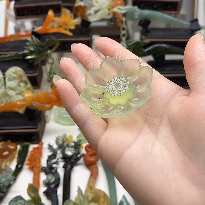 蛇纹石玉岫玉挂坠未镶嵌