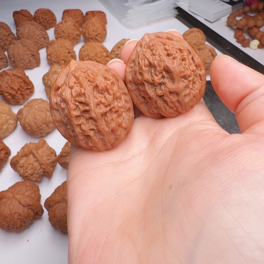 吊坠桃核凤凰台子