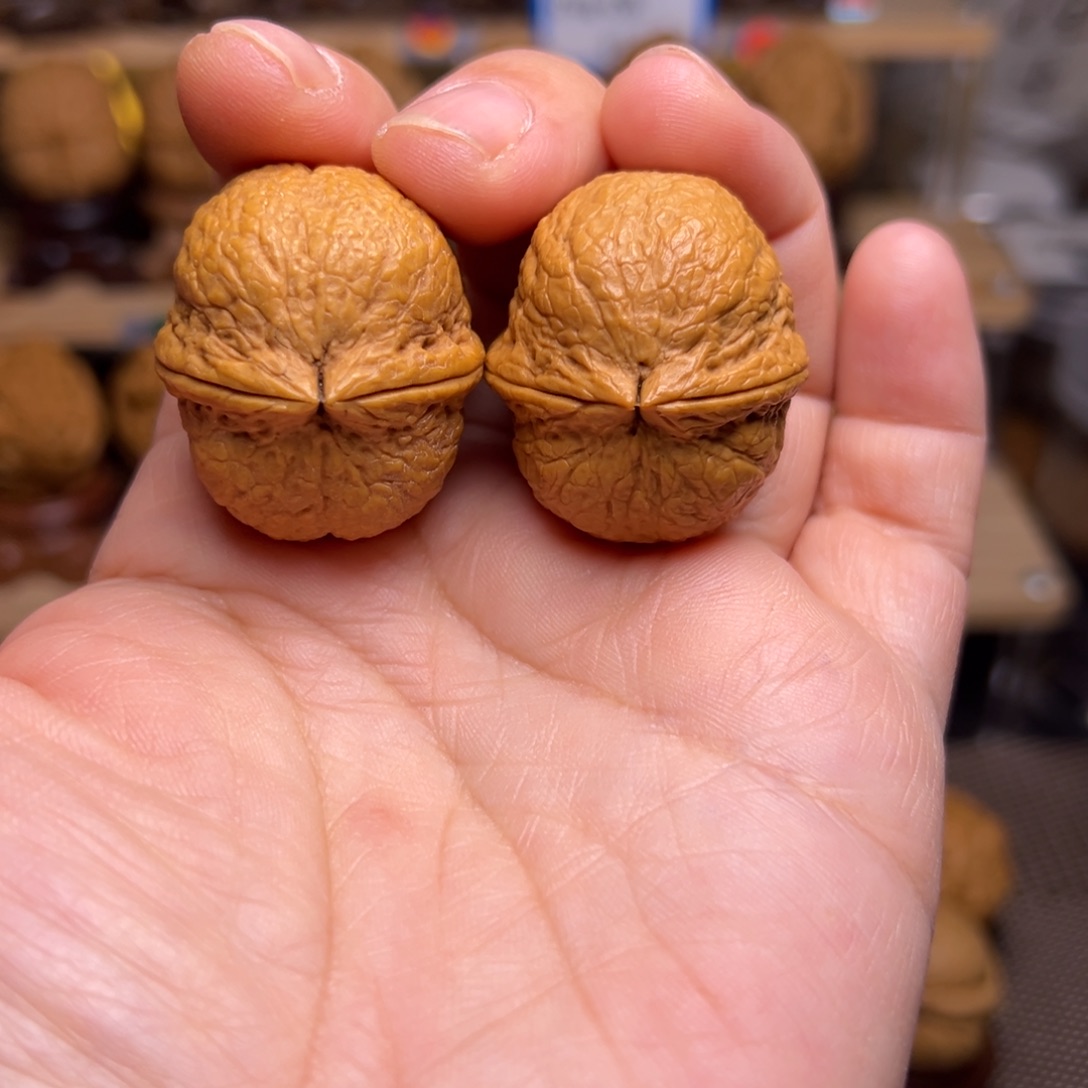 文玩核桃把件9w小龙珠34尺