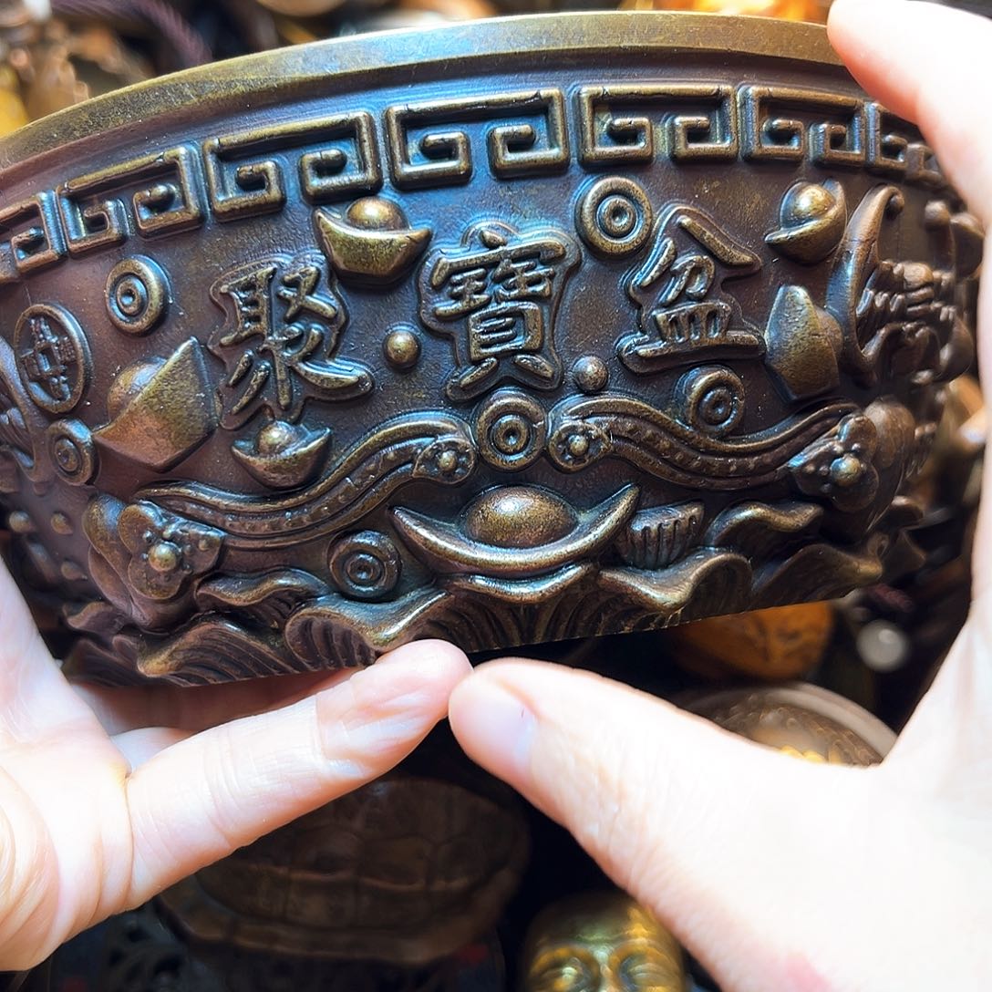 精美铜器工艺品等