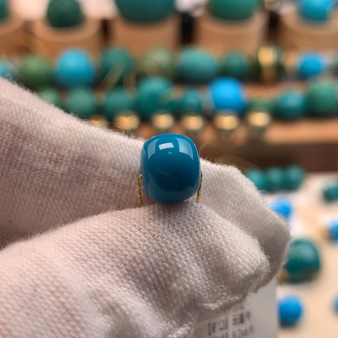 绿松石未镶嵌珠宝奇石8.1m