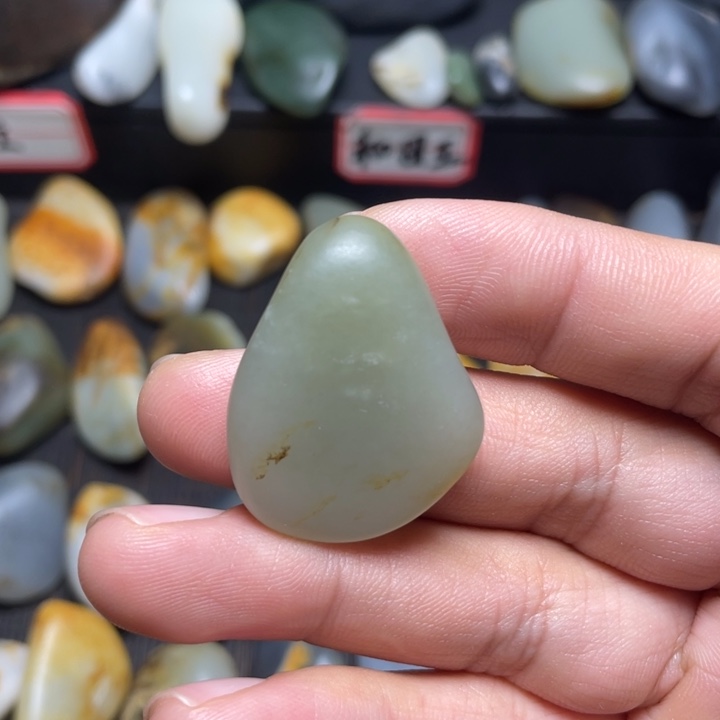 湴***儿和田玉未镶嵌挂件