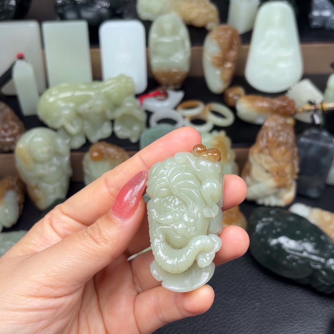 颈饰未镶嵌和田玉