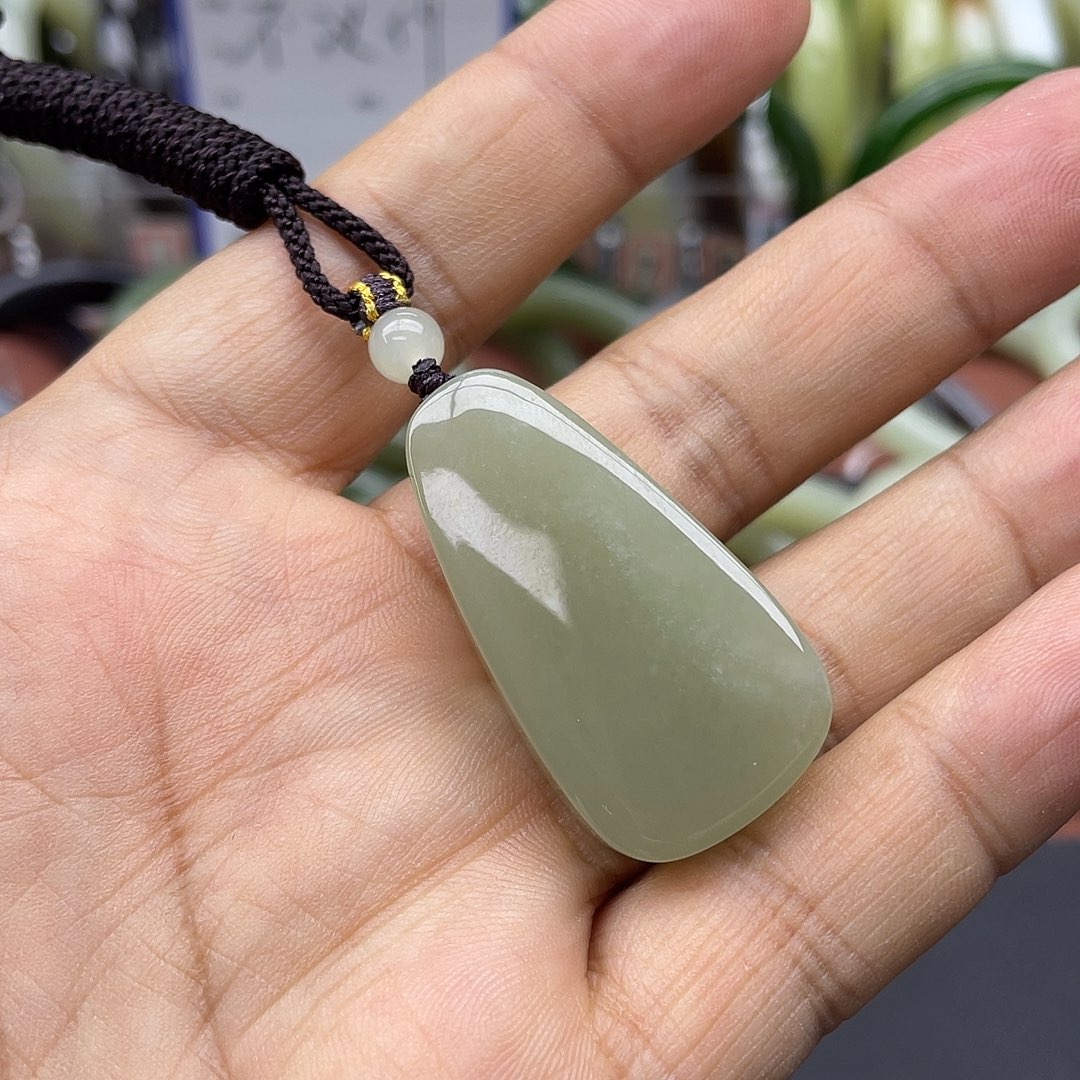 稀***宝和田玉未镶嵌吊坠(不含链)