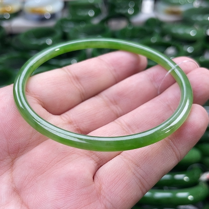 未镶嵌手镯和田玉（碧玉）