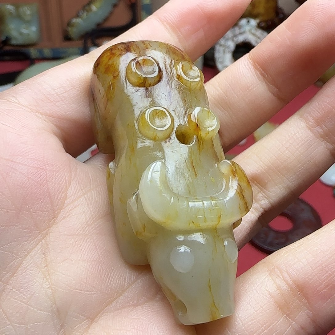 蓝***瞳和田玉未镶嵌挂件