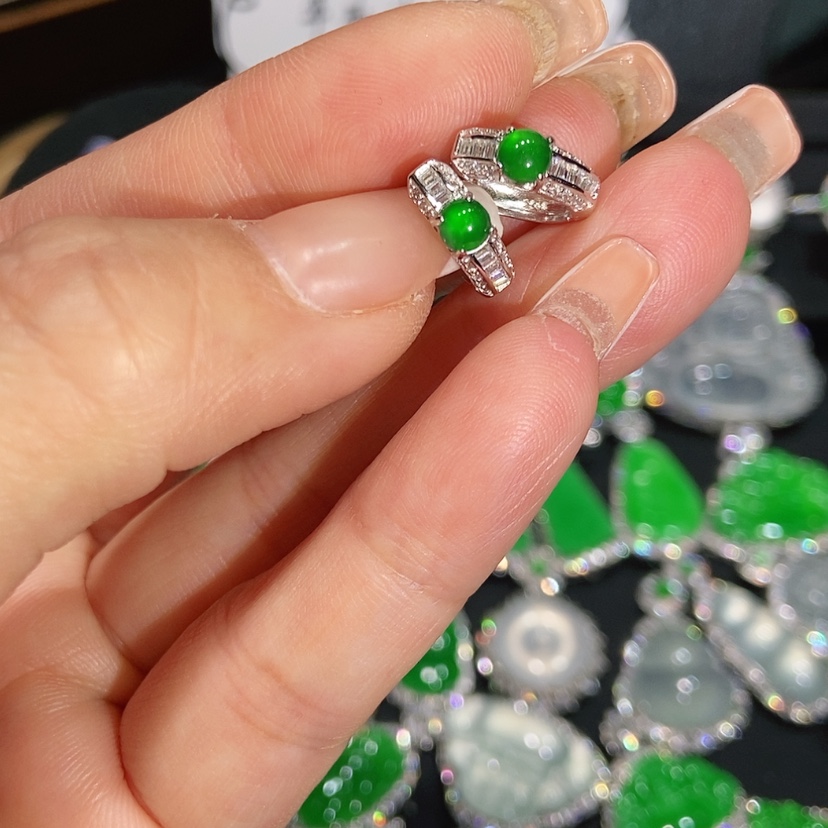 【闪购商品】翡翠耳饰未镶嵌天然翡翠