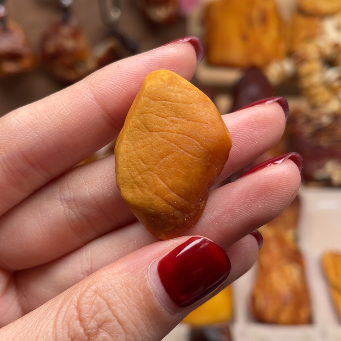 琥珀未镶嵌珠宝奇石