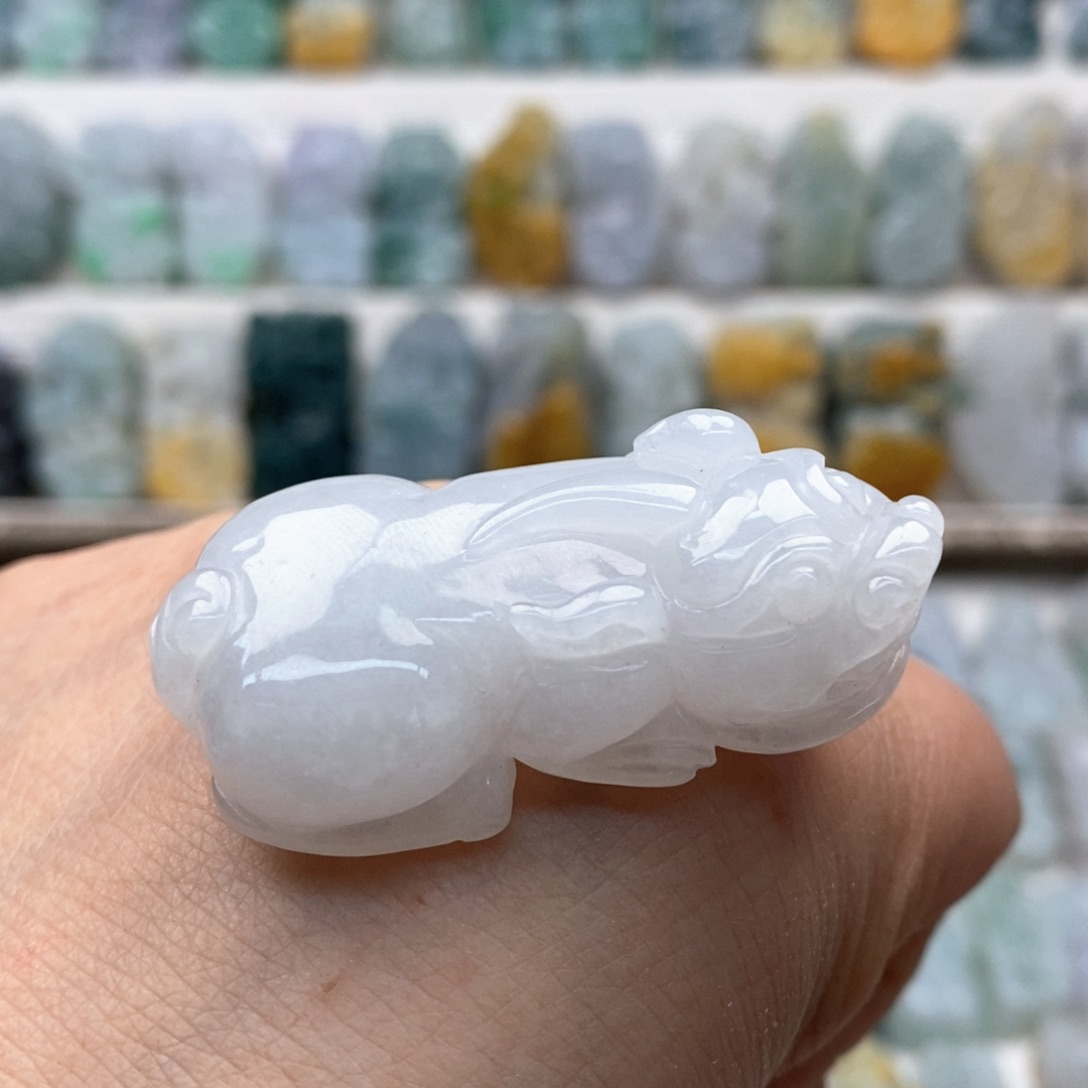 翡翠吊坠(赠链)未镶嵌