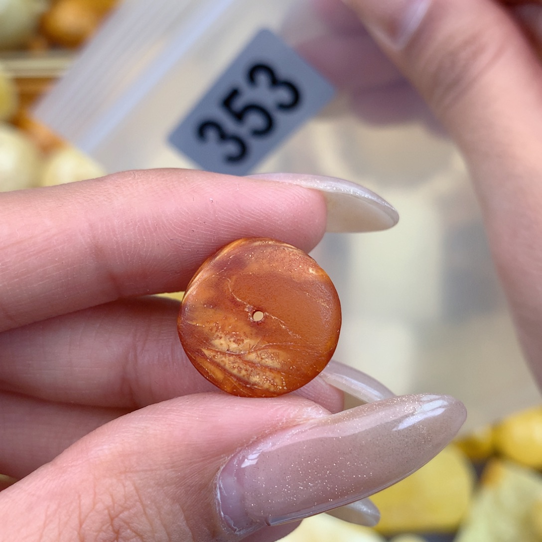 琥珀未镶嵌珠宝奇石17