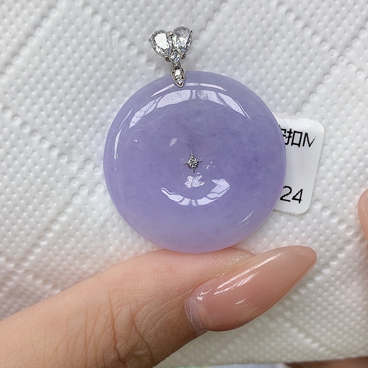 颈饰18K金镶嵌翡翠