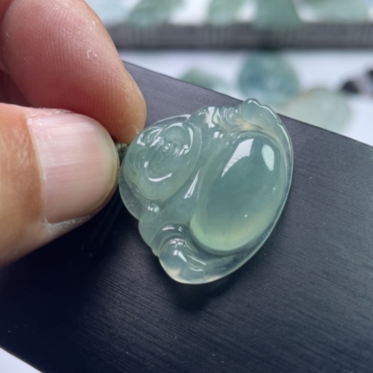 翡翠未镶嵌颈饰山***步挂件