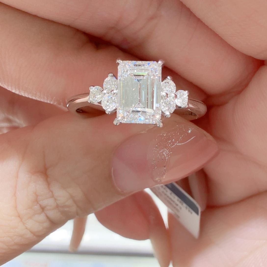 实验室培育钻石18K金镶嵌