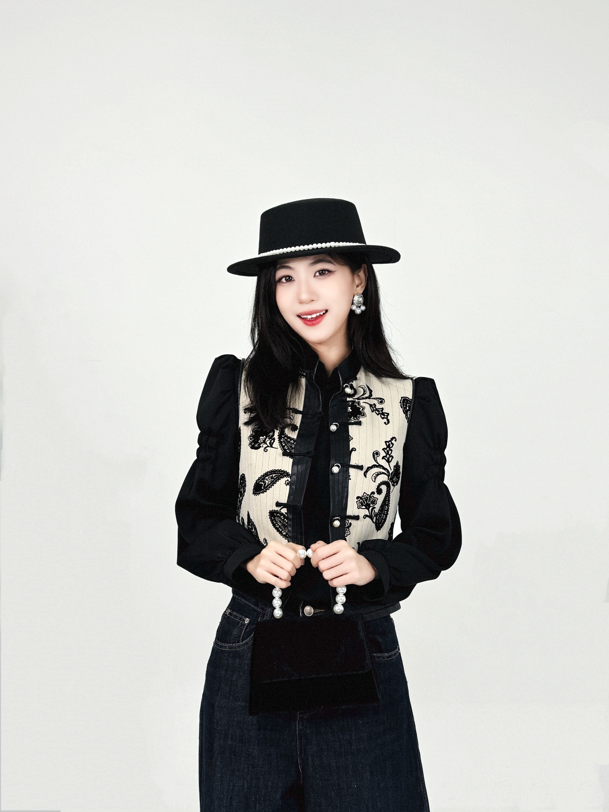 【蒙安娜】D050- 民族风金丝绒马甲 民族风原创设计