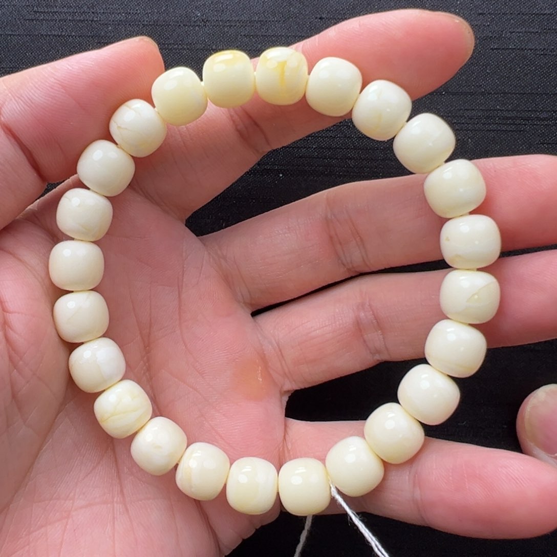 未镶嵌琥珀裸石浓白蜡同料老型手串9*8mm