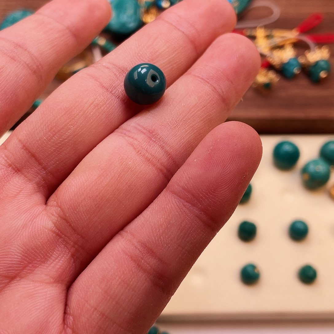 绿松石颈饰未镶嵌