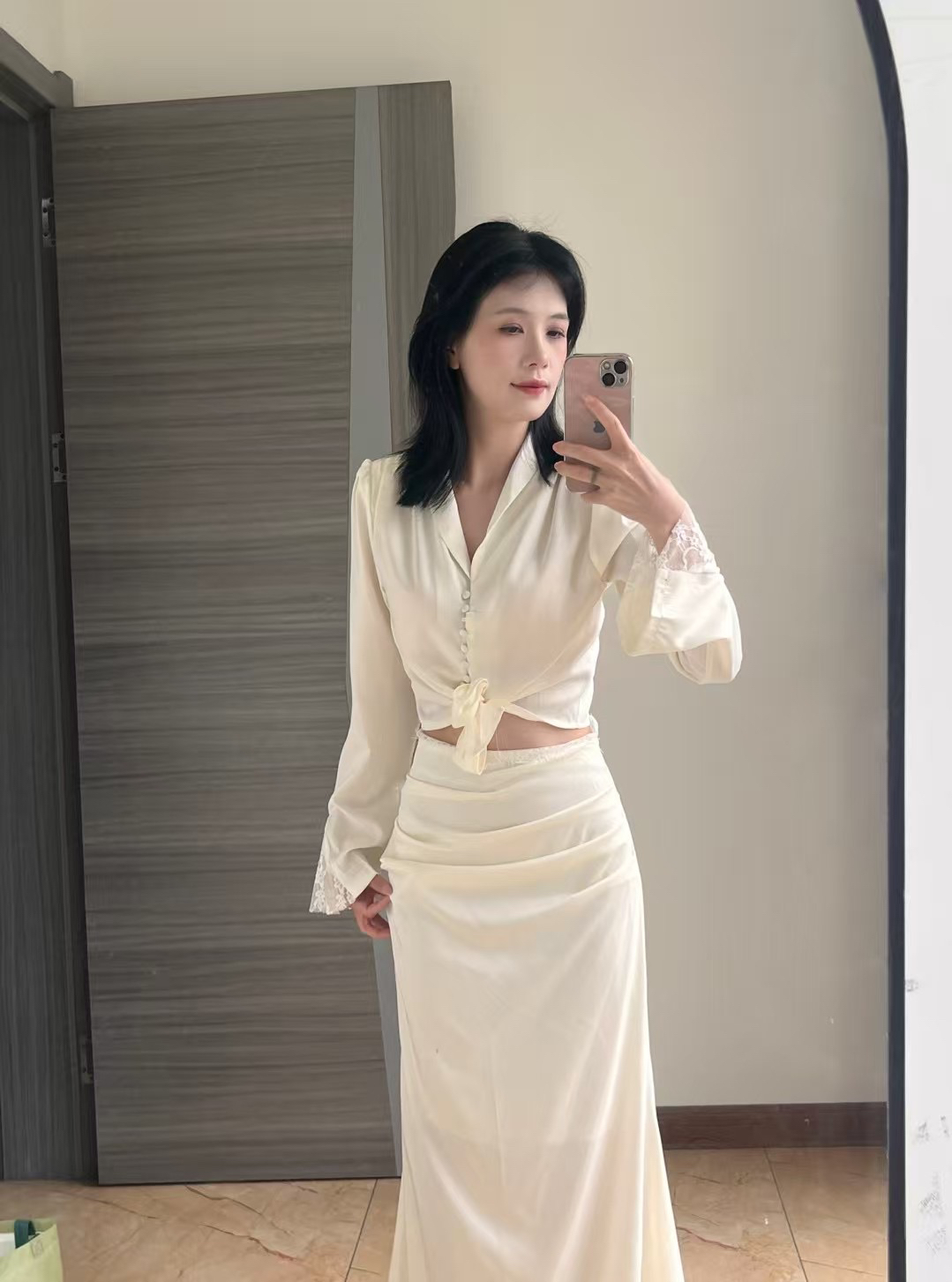 修身包臀开叉显瘦高腰法式蕾丝鱼尾秋冬小妈连衣裙