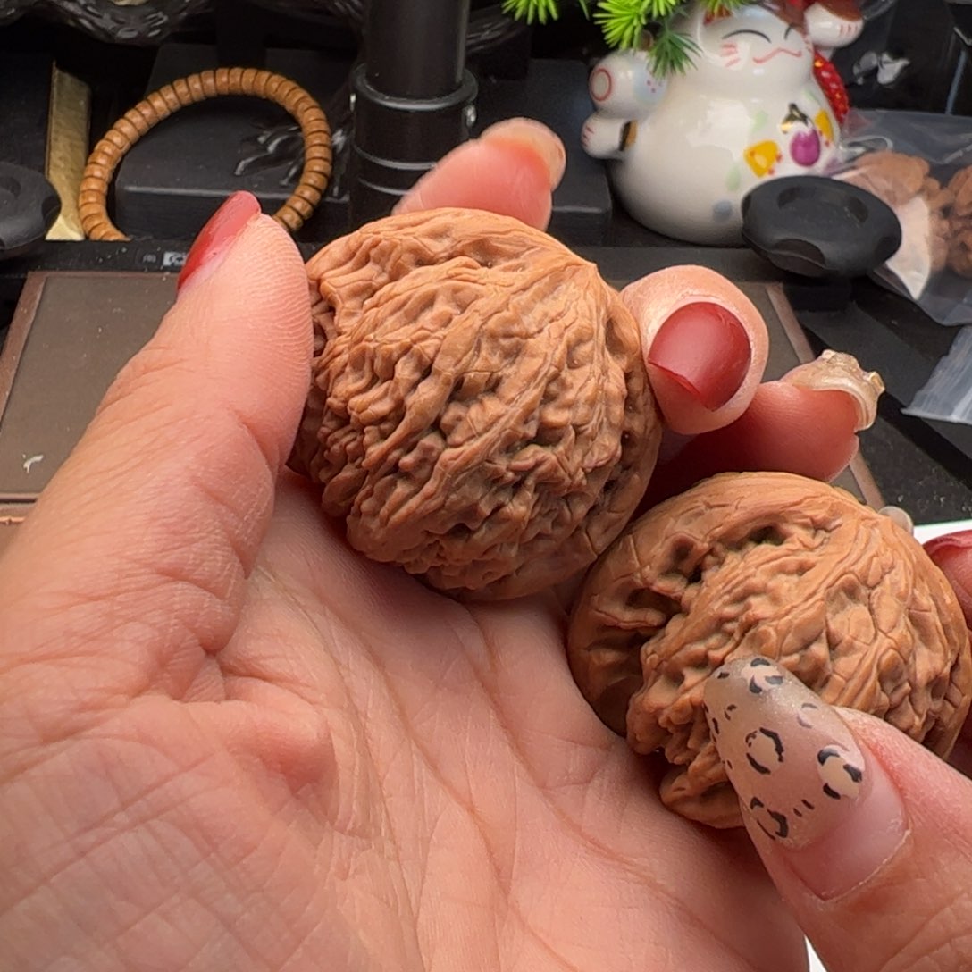 文玩核桃吊坠滢虎头王42