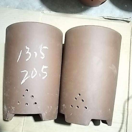 紫砂大笔筒两个微瑕