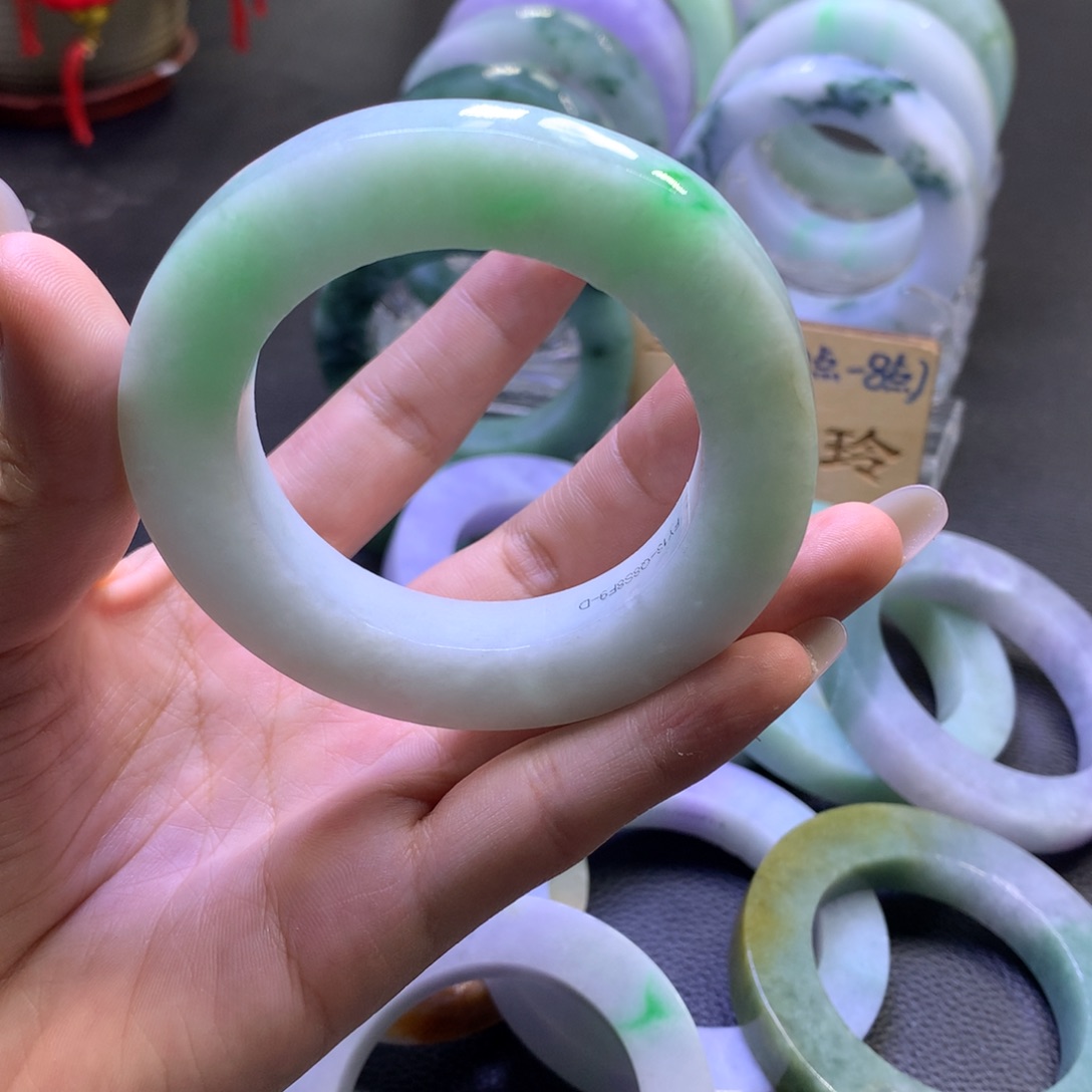 未镶嵌翡翠定制翡翠心*