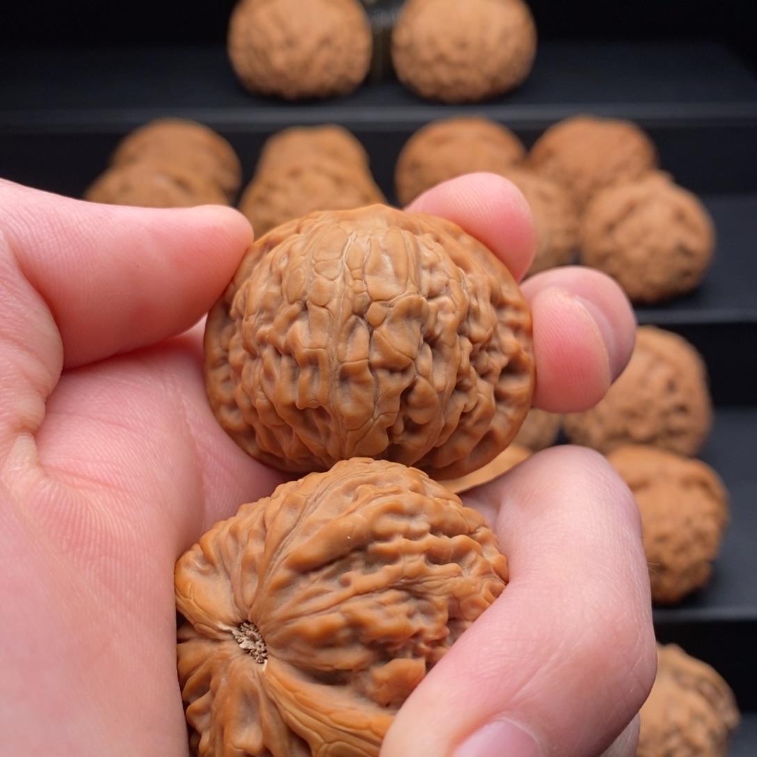 文玩核桃把件小****?金刚