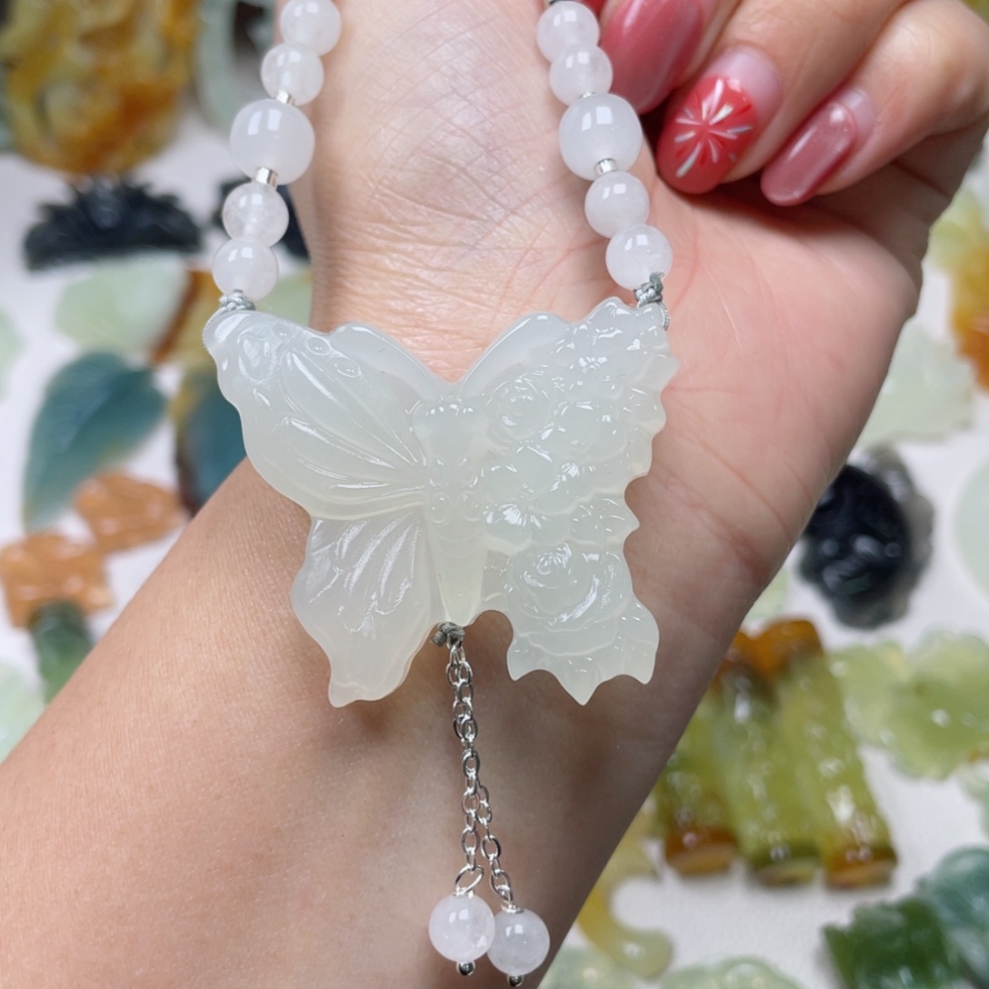 蛇纹石玉颈饰未镶嵌