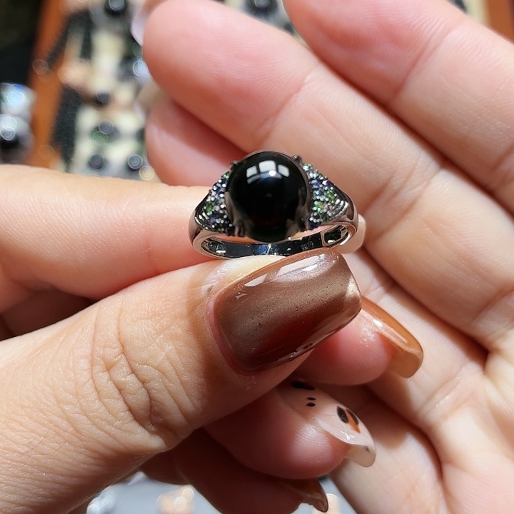 翡翠18K金镶嵌戒指