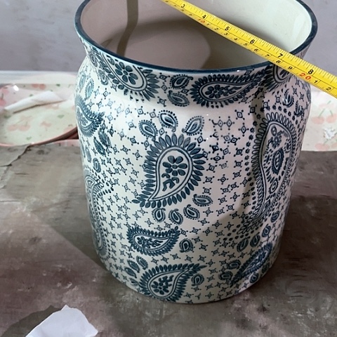 微瑕，不能明火，口径17高23无盖底部有瑕疵