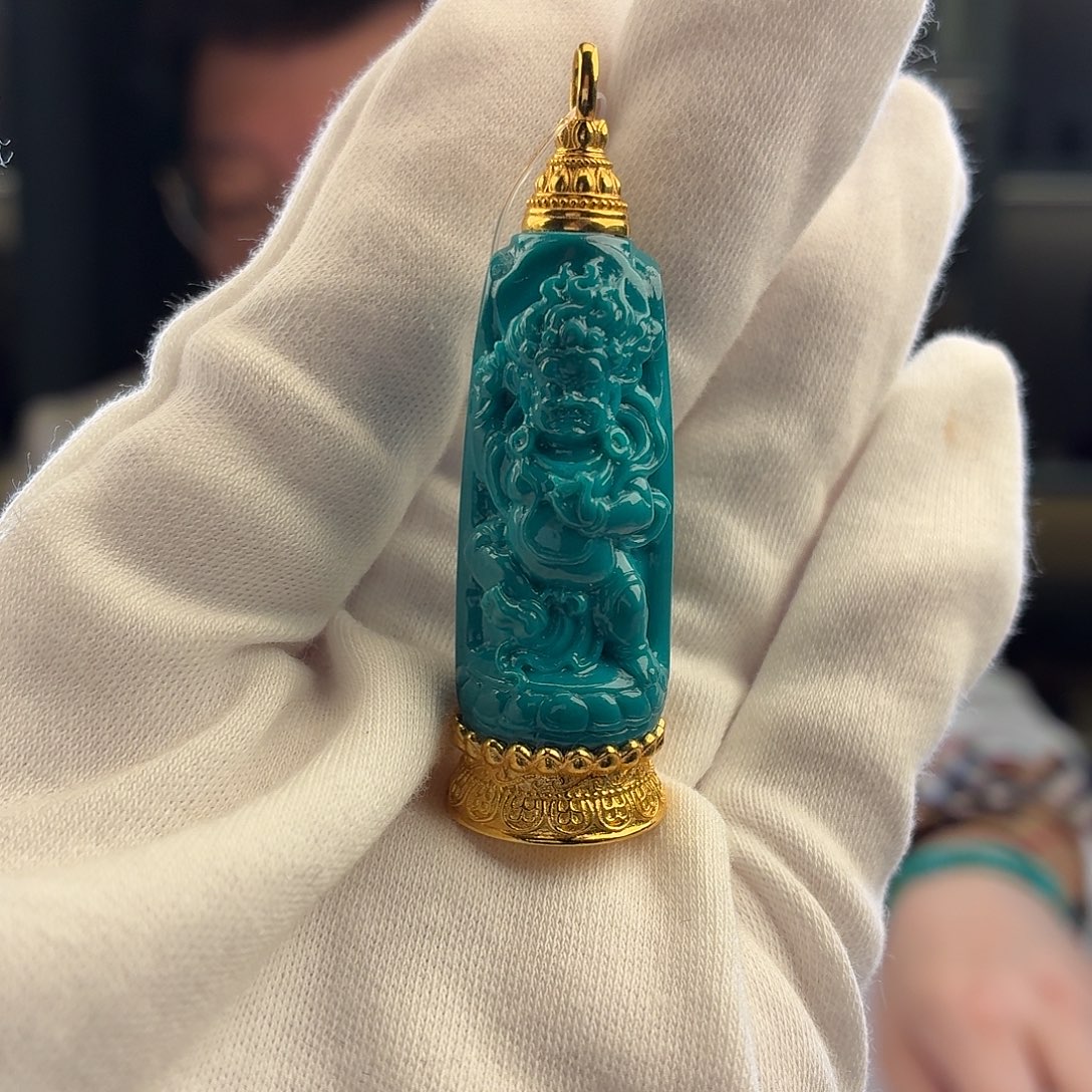 绿松石18K金镶嵌挂件