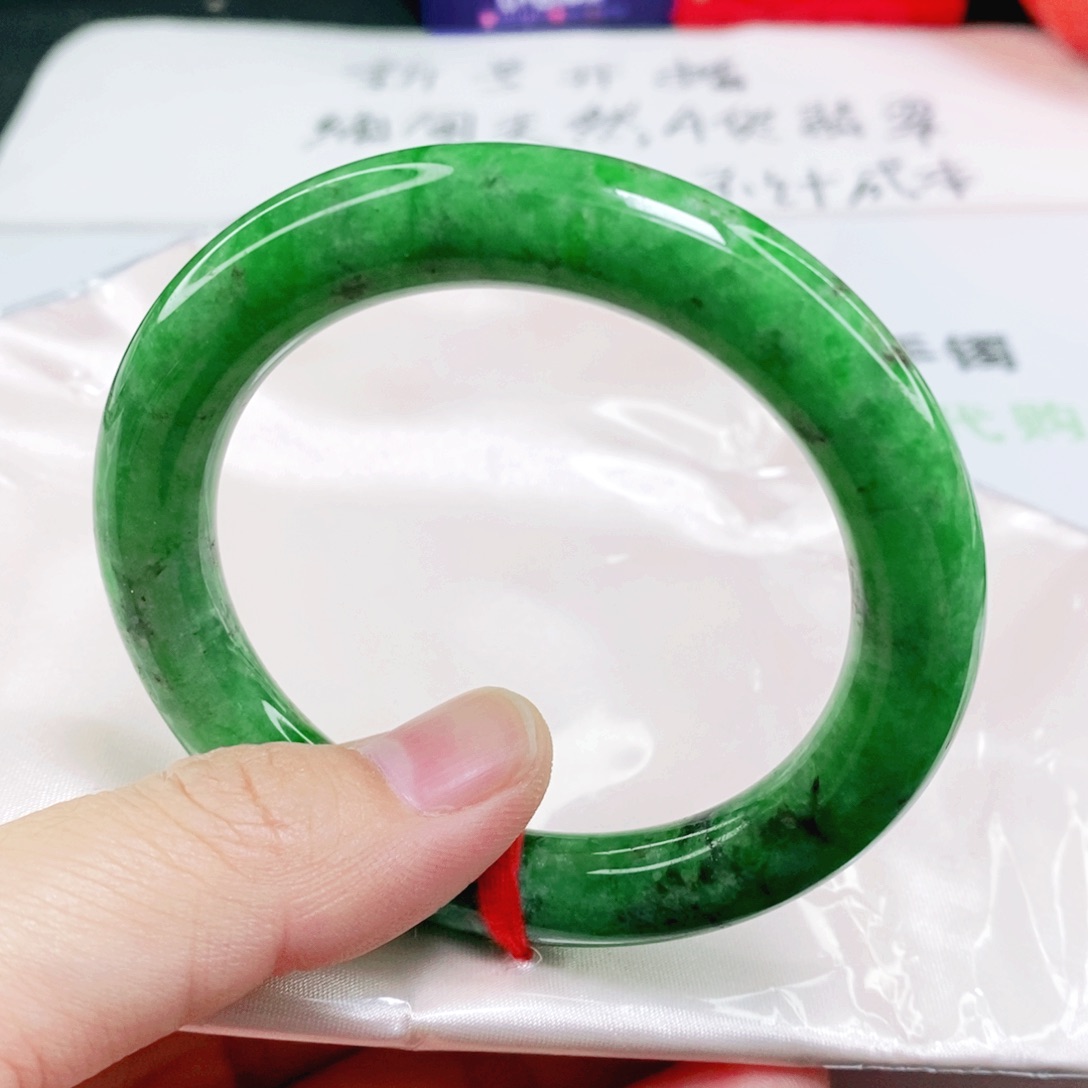 未镶嵌手镯翡翠小*椒55圈口圆条闭眼冲