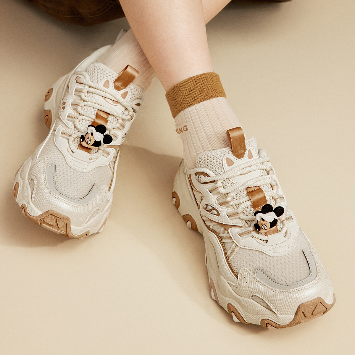 【秋季新品】李宁X迪士尼米妮联名系列猫爪LITE3经典休闲鞋AGCV044