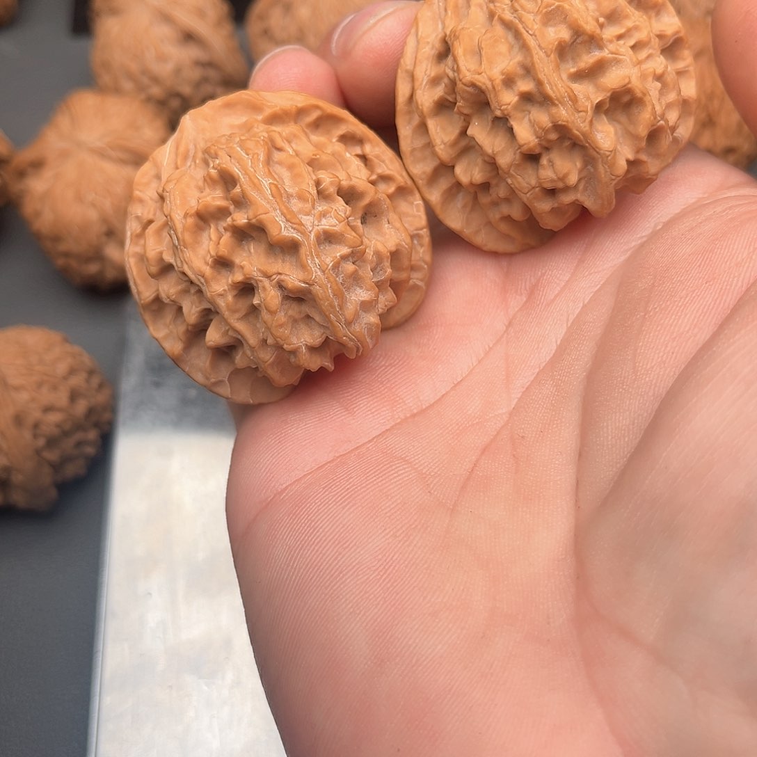 文玩核桃吊坠苹果